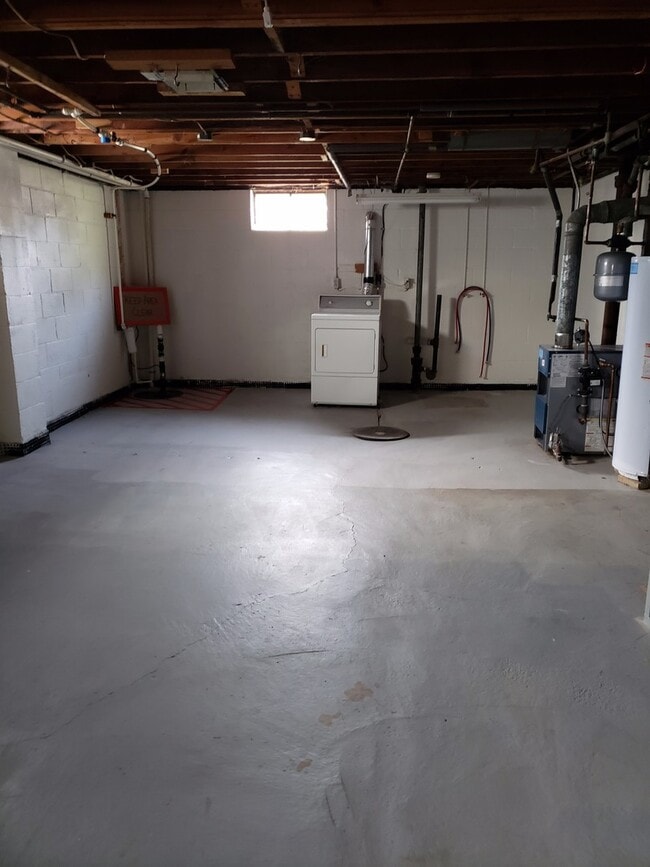 Building Photo - Beautiful 3 bedroom 1.5 Bathroom unit located within East Pennsboro Area School District