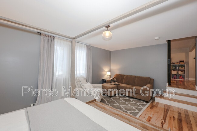 Building Photo - 395 Critchett Rd