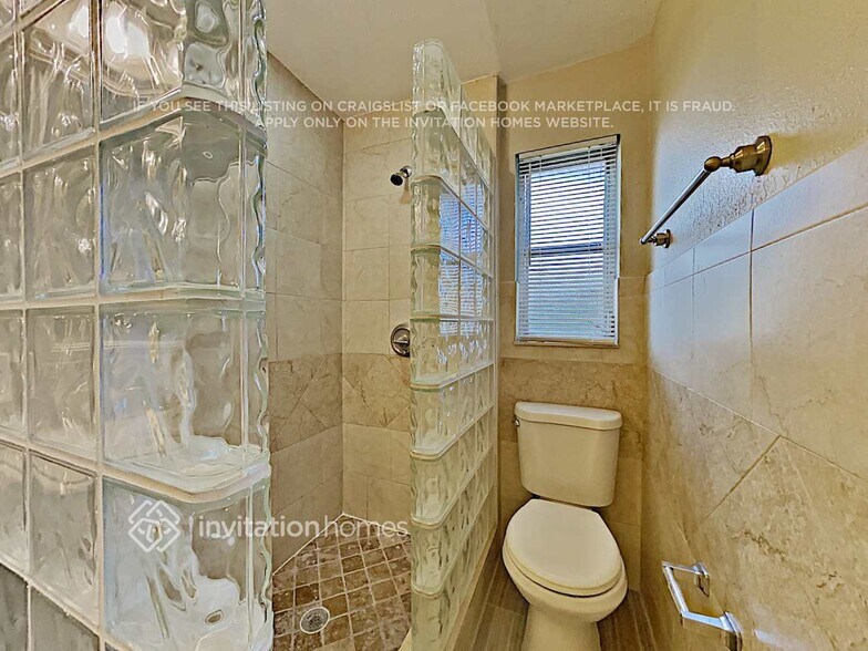 Building Photo - 2989 Kenilwick Dr S