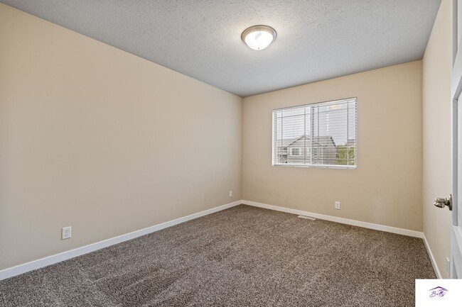 Building Photo - WELCOME HOME!
