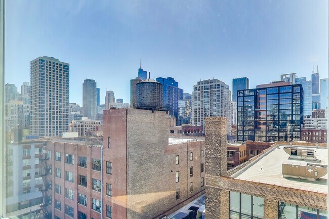 Building Photo - 757 N Orleans St