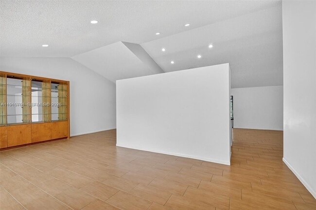 Building Photo - 9721 Majestic Way