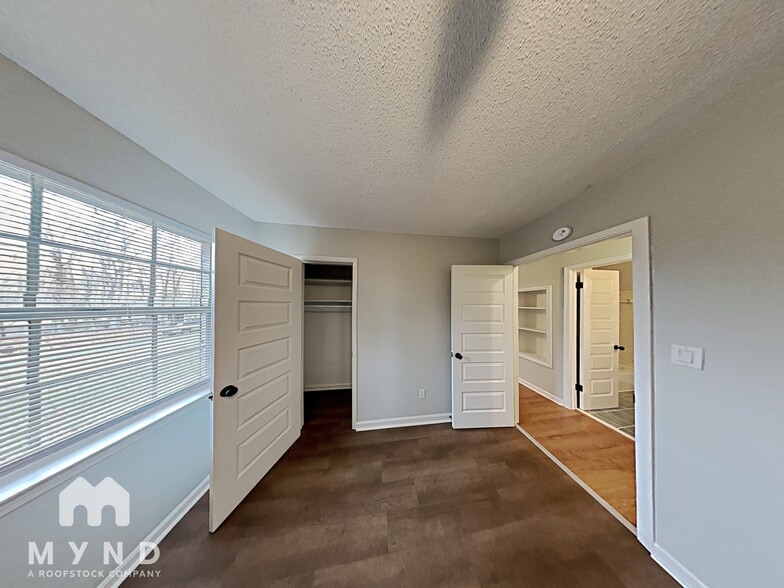 Building Photo - 320 Navajo Pines Dr