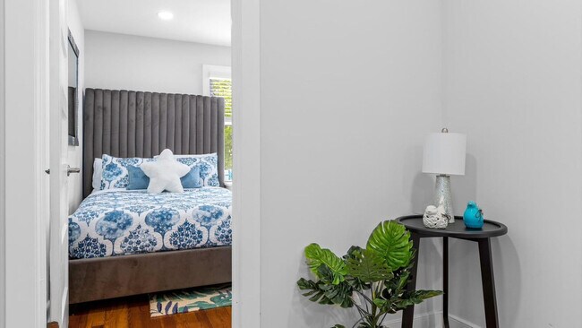 Building Photo - 710 Battersea Rd