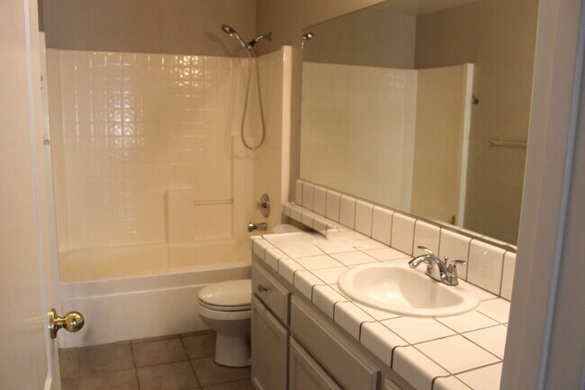 Building Photo - North West Home with Solar and Pool for Rent