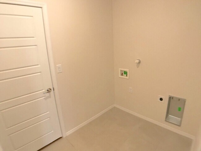 Building Photo - New! Brilliant 3 bedroom Rio Rancho Home. Refrigerated Air! Great Location! Special!