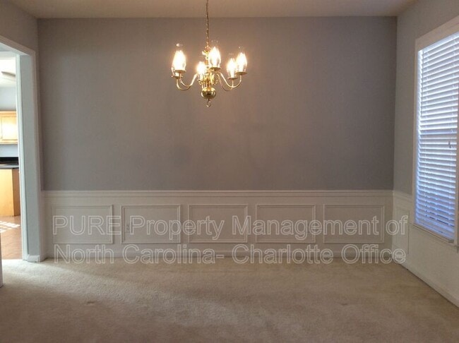 Building Photo - 7713 Noland Woods Dr