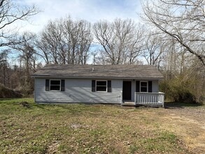 Building Photo - 213 Poplar St