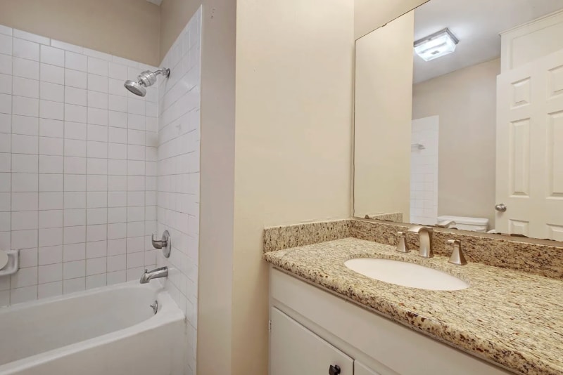 Building Photo - 619 Luther Dr