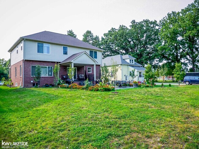 Building Photo - 37440 Curwood Dr