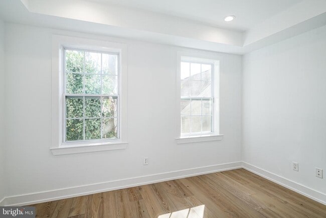 Building Photo - 1532 Catharine St