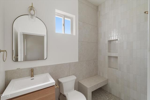 Building Photo - 10558 Encino Ave