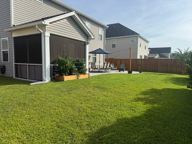 Building Photo - 135 Airy Dr