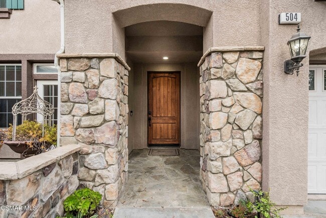 Building Photo - 504 Rustic Hills Dr