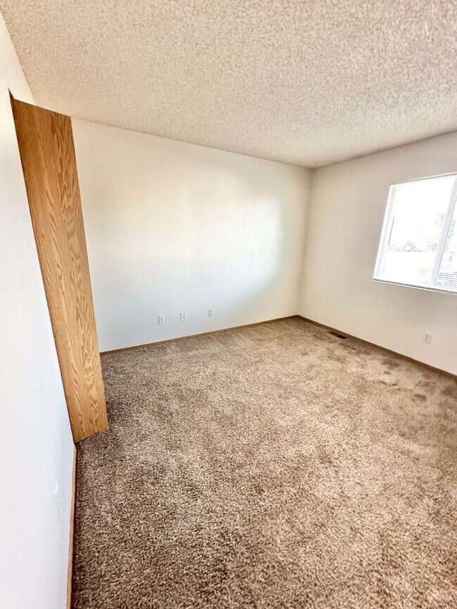 Building Photo - 1329 Soaring Eagle Dr