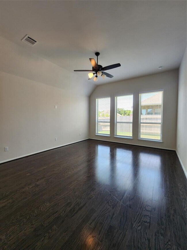 Building Photo - 522 Jefferson Dr