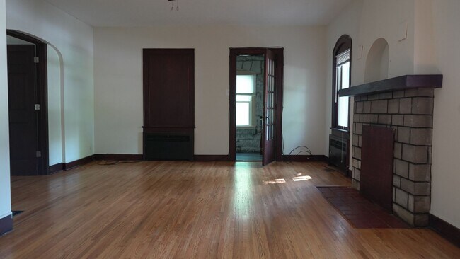Interior Photo - 706 N. Washington