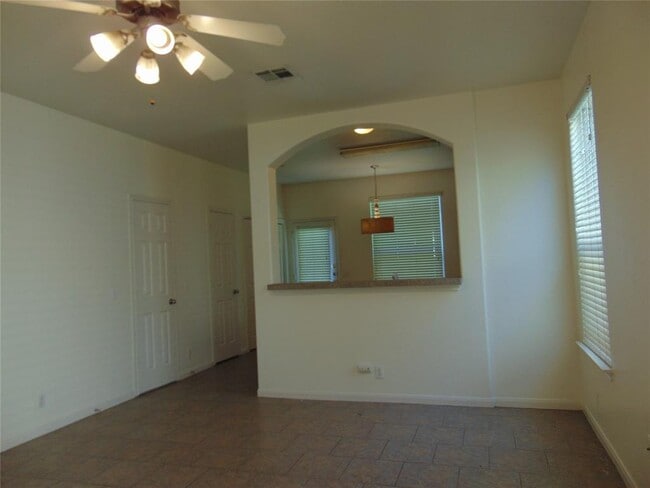 Building Photo - 2405 Allred Dr