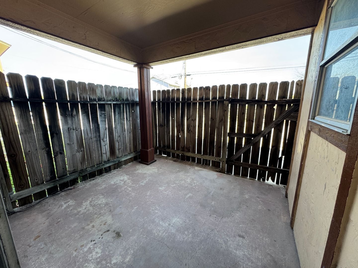 Building Photo - 2202 Hunt Dr