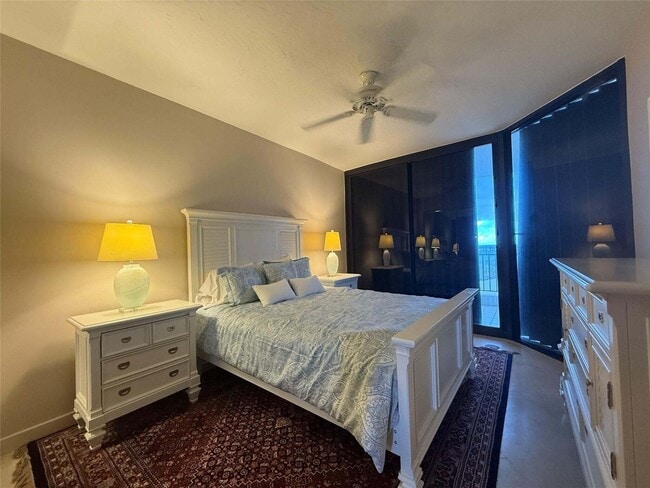 Building Photo - 800 Ocean Dr