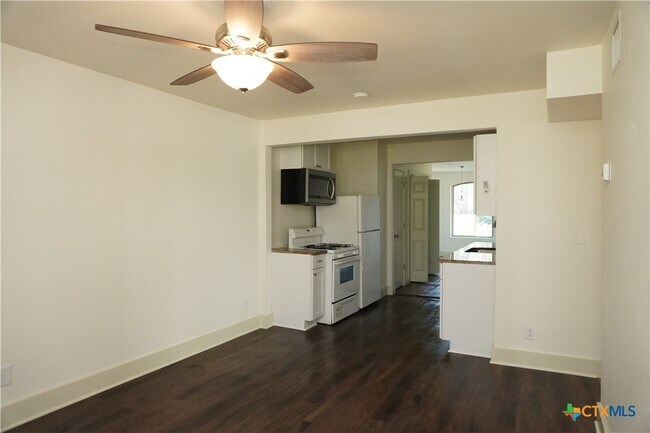 Building Photo - 1019 Haynes St