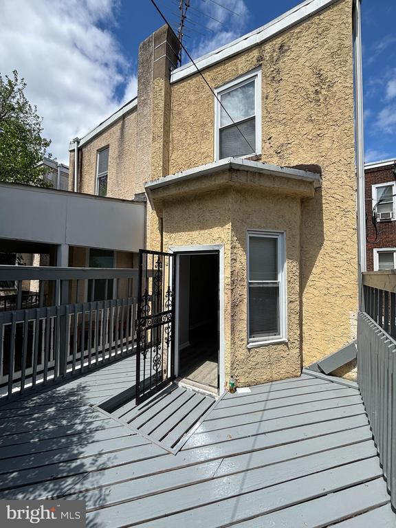 Building Photo - 1704 W Diamond St