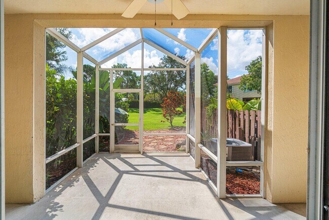 Building Photo - 8080 Briantea Dr