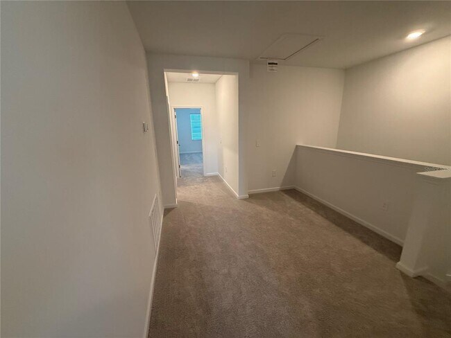 Building Photo - 3151 Kurtz Ter