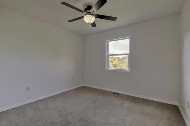 Building Photo - 1791 Fruit Farm Rd