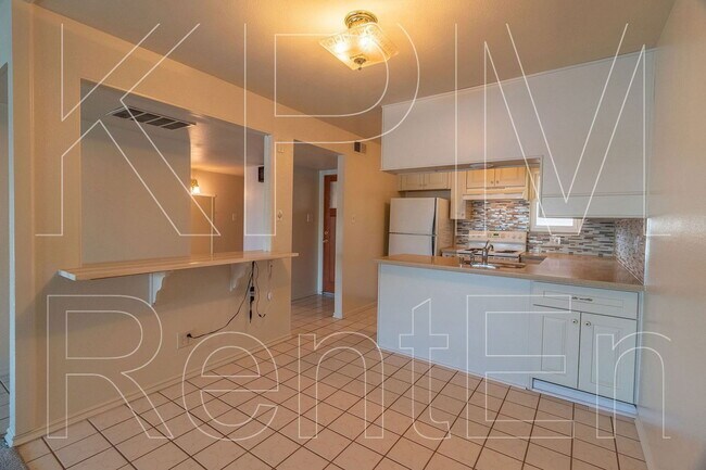 Building Photo - 3790 W Benjamin Holt Dr