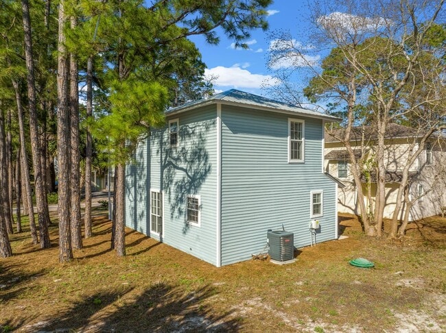 Building Photo - 10 Porpoise St