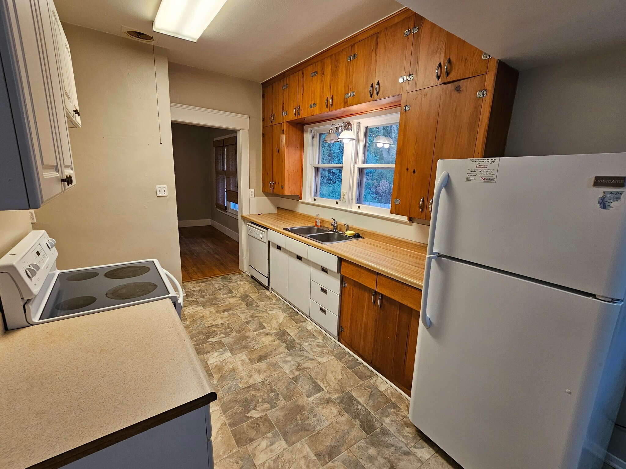 Building Photo - 1712 Ivy Pl