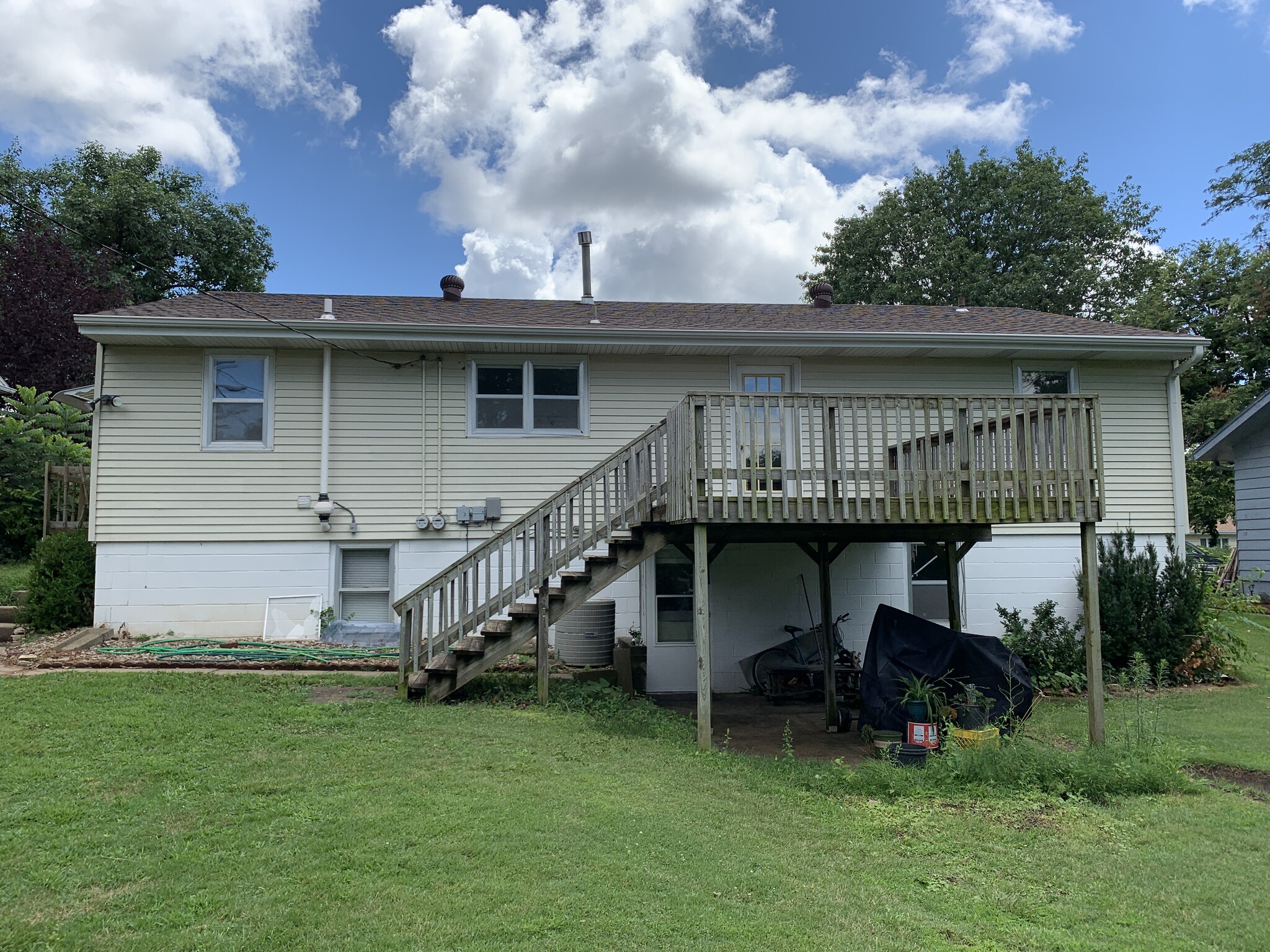 Building Photo - 2212 Cedar Acres Dr