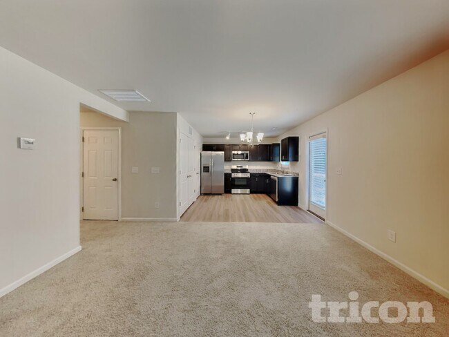 Building Photo - 35 Drake Cir