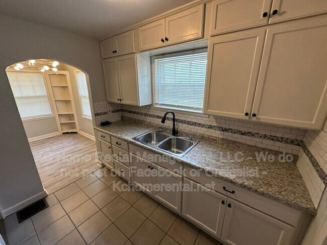 Building Photo - 6111 Raytown Rd