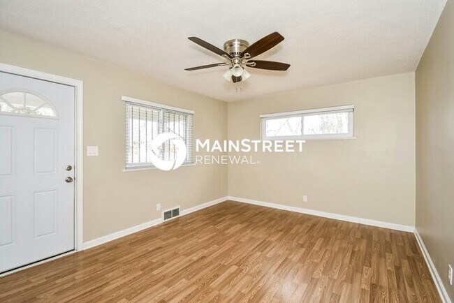 Building Photo - 3 Bedroom Pet-Friendly Home in Louisville,...