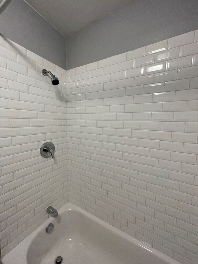 Building Photo - 47 Johnston St