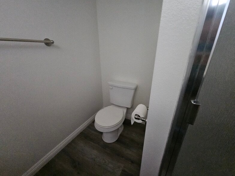 Building Photo - 23220 Pryor Pl