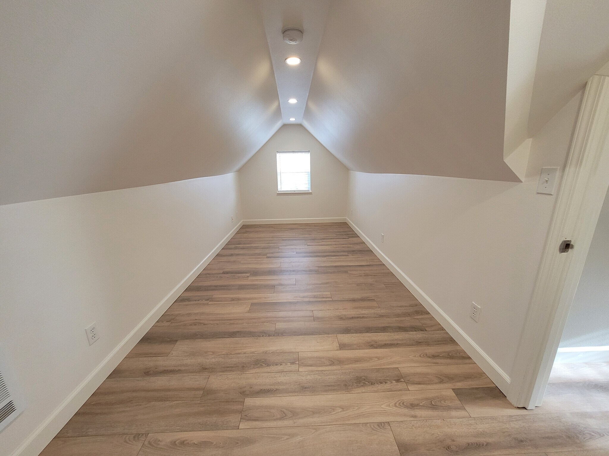 Upstairs Bedroom - 2506 State St