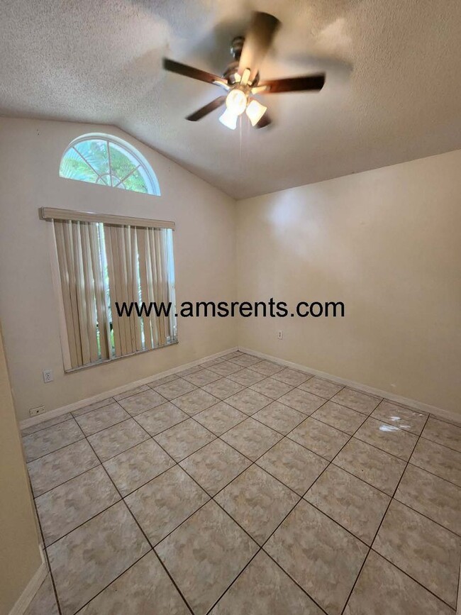 Building Photo - Pool House in Remington Pointe