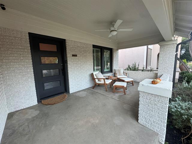 Building Photo - 4057 W 7th St