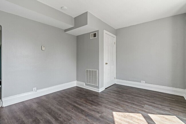 Building Photo - 2200 Milligan Ave