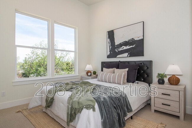 Building Photo - 479 E Violets Cv Ln