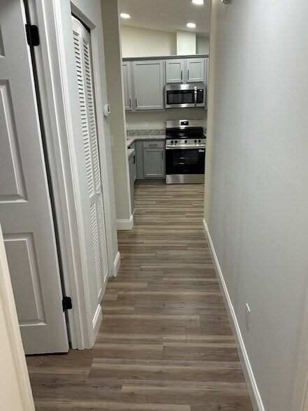 Building Photo - 3801 Crown Point Rd