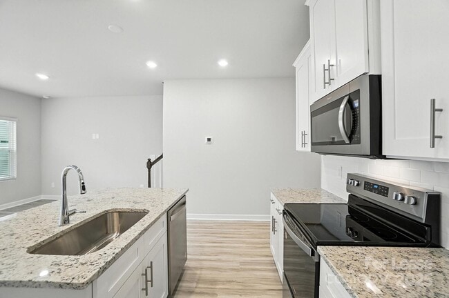 Building Photo - 1741 Braemar Vlg Dr