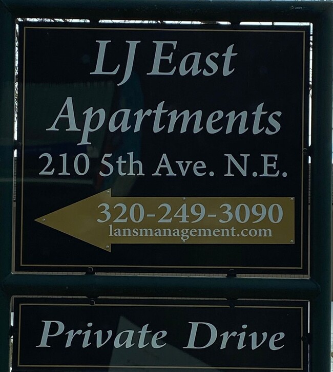 Building Photo - One Bedroom Apartment, Great NE St. Cloud ...