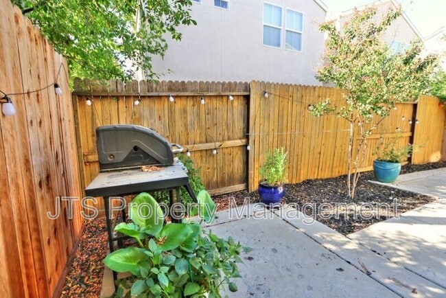 Building Photo - 3428 Trio Ln