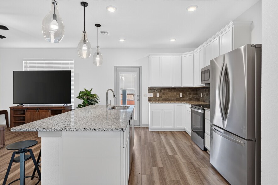 Building Photo - 6508 McGregor Loop