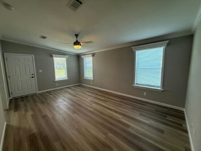 Building Photo - 3621 Campari Dr