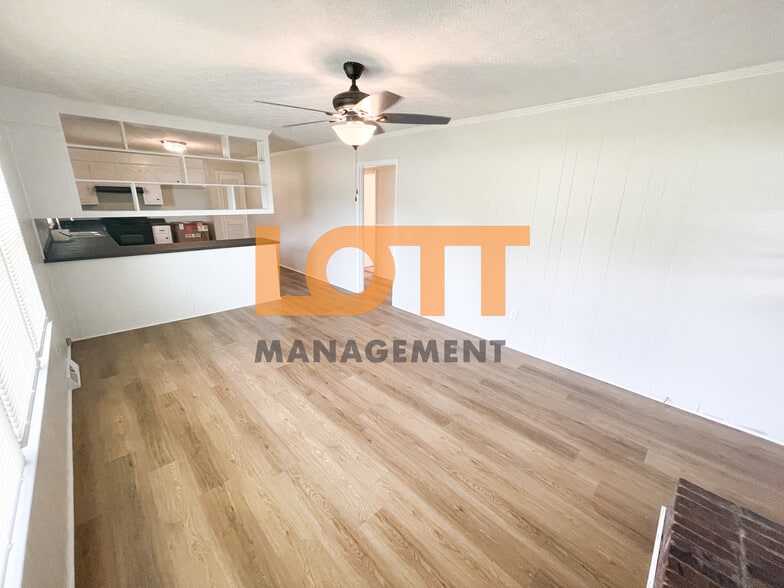 Building Photo - 13045 Old White Horse Rd